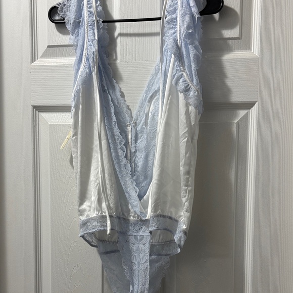 Free People Intimately Elegant Lace Trimmed Blue and White Size L - Picture 5 of 6